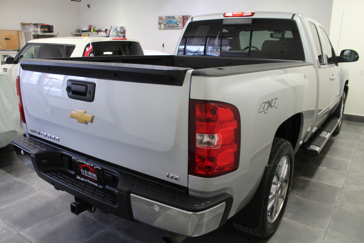 Chevrolet Silverado 1500 4WD Ext Cab 143.5" LTZ 2013