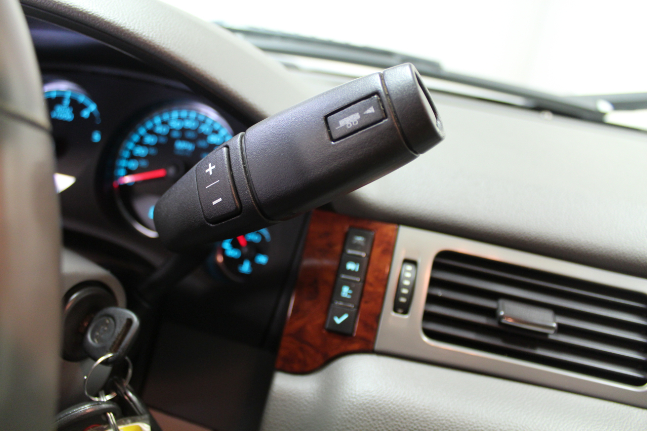 Chevrolet Silverado 1500 4WD Ext Cab 143.5" LTZ 2013