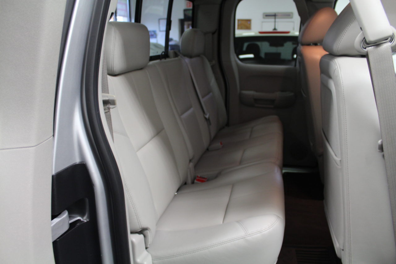 Chevrolet Silverado 1500 4WD Ext Cab 143.5" LTZ 2013