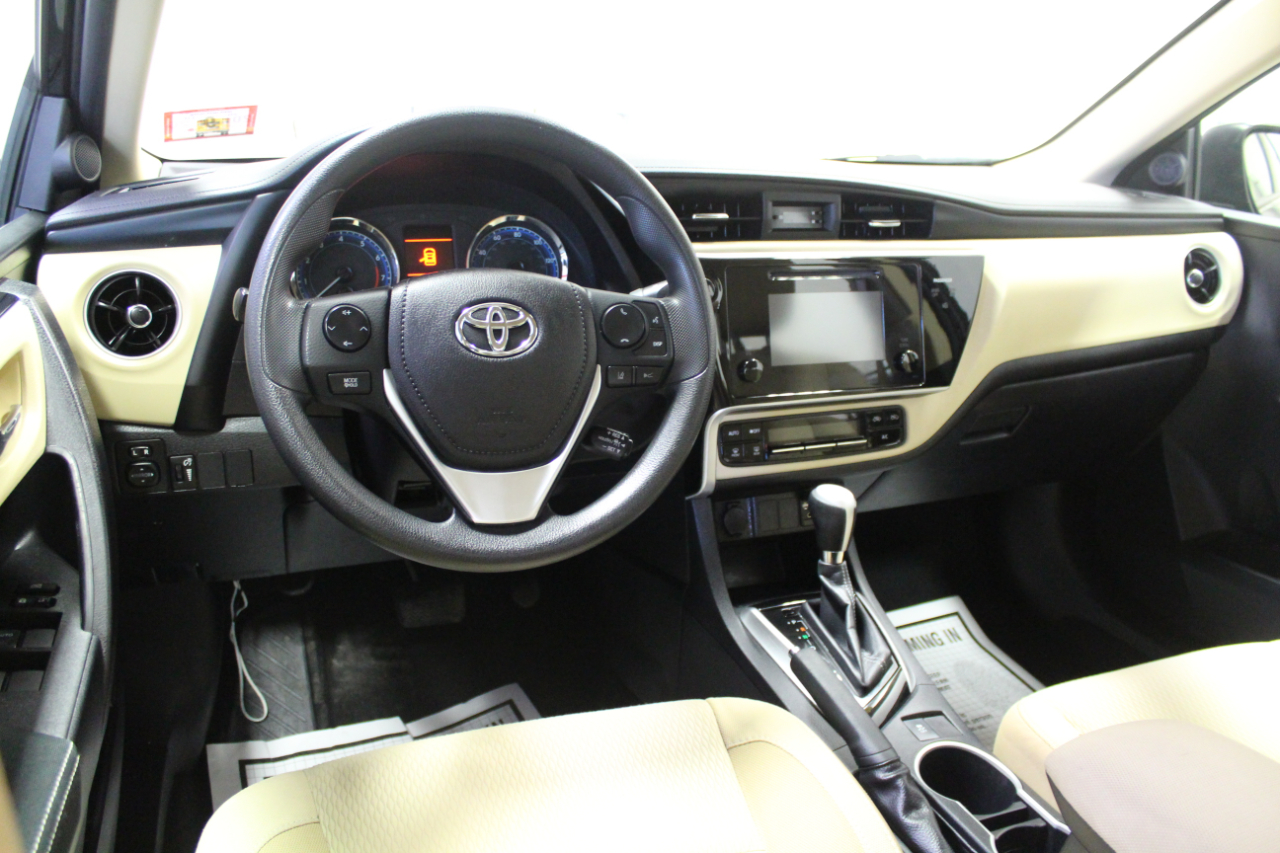 Toyota Corolla LE CVT (Natl) 2017