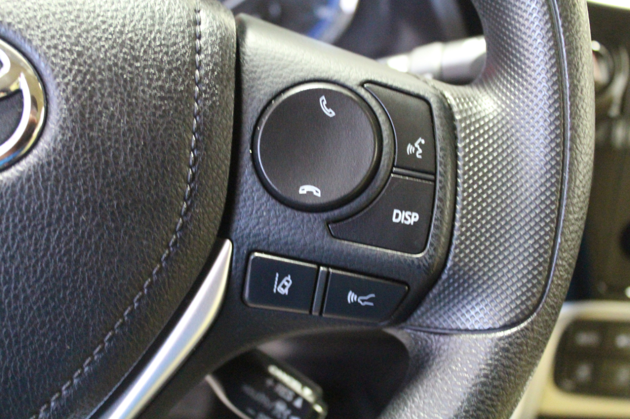 Toyota Corolla LE CVT (Natl) 2017