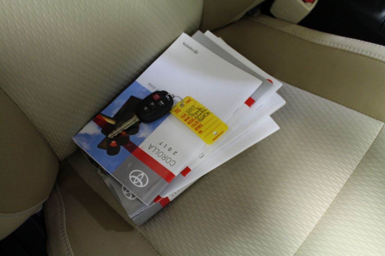 Toyota Corolla LE CVT (Natl) 2017