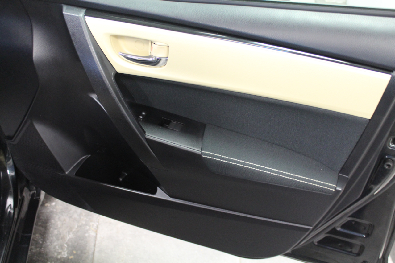 Toyota Corolla LE CVT (Natl) 2017