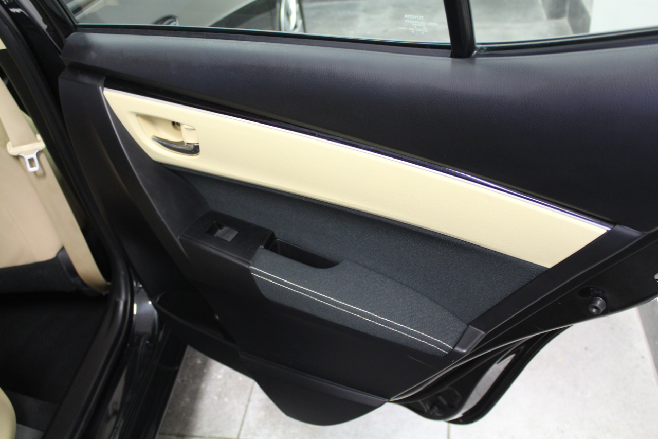 Toyota Corolla LE CVT (Natl) 2017