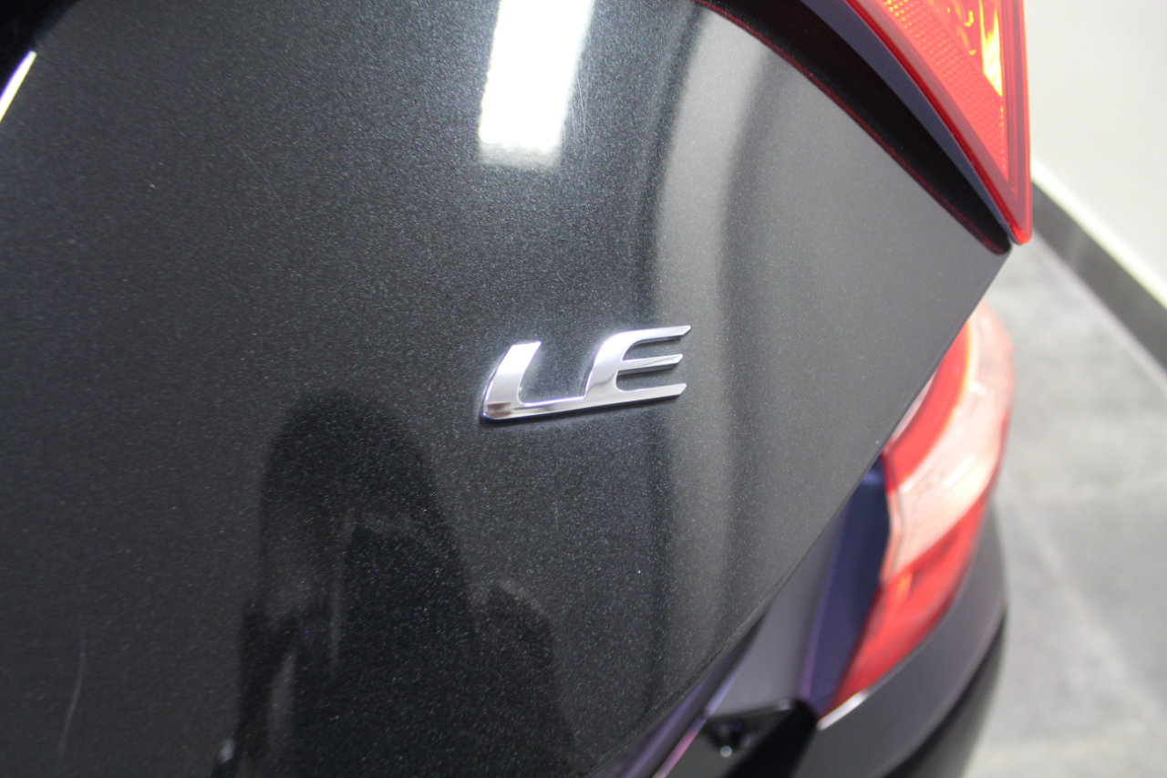 Toyota Corolla LE CVT (Natl) 2017