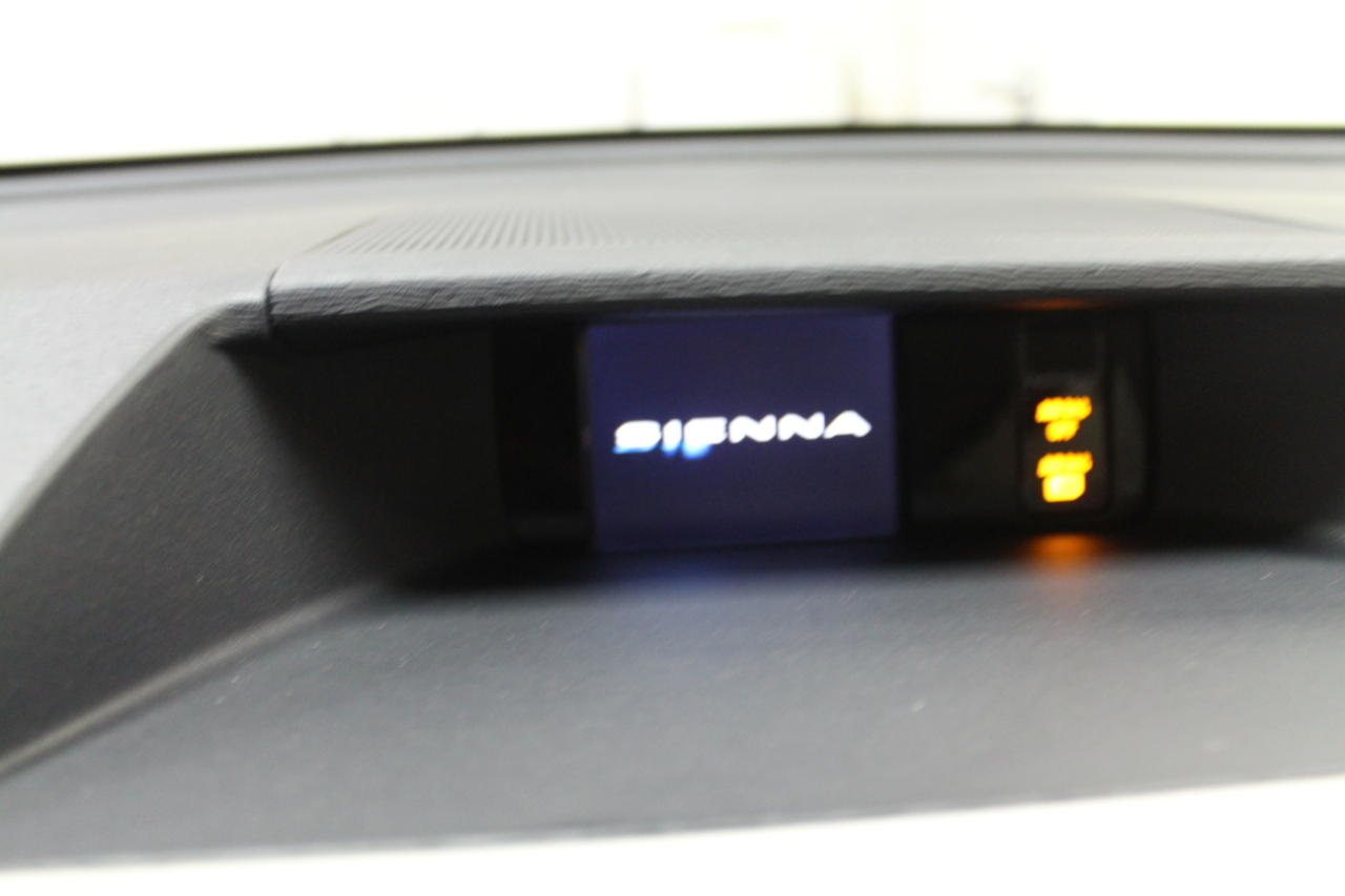 Toyota Sienna 5dr 7-Pass Van V6 LE AWD (Natl) 2014