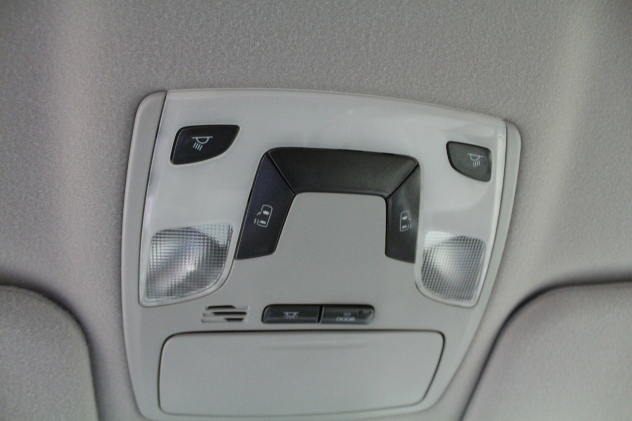 Toyota Sienna 5dr 7-Pass Van V6 LE AWD (Natl) 2014