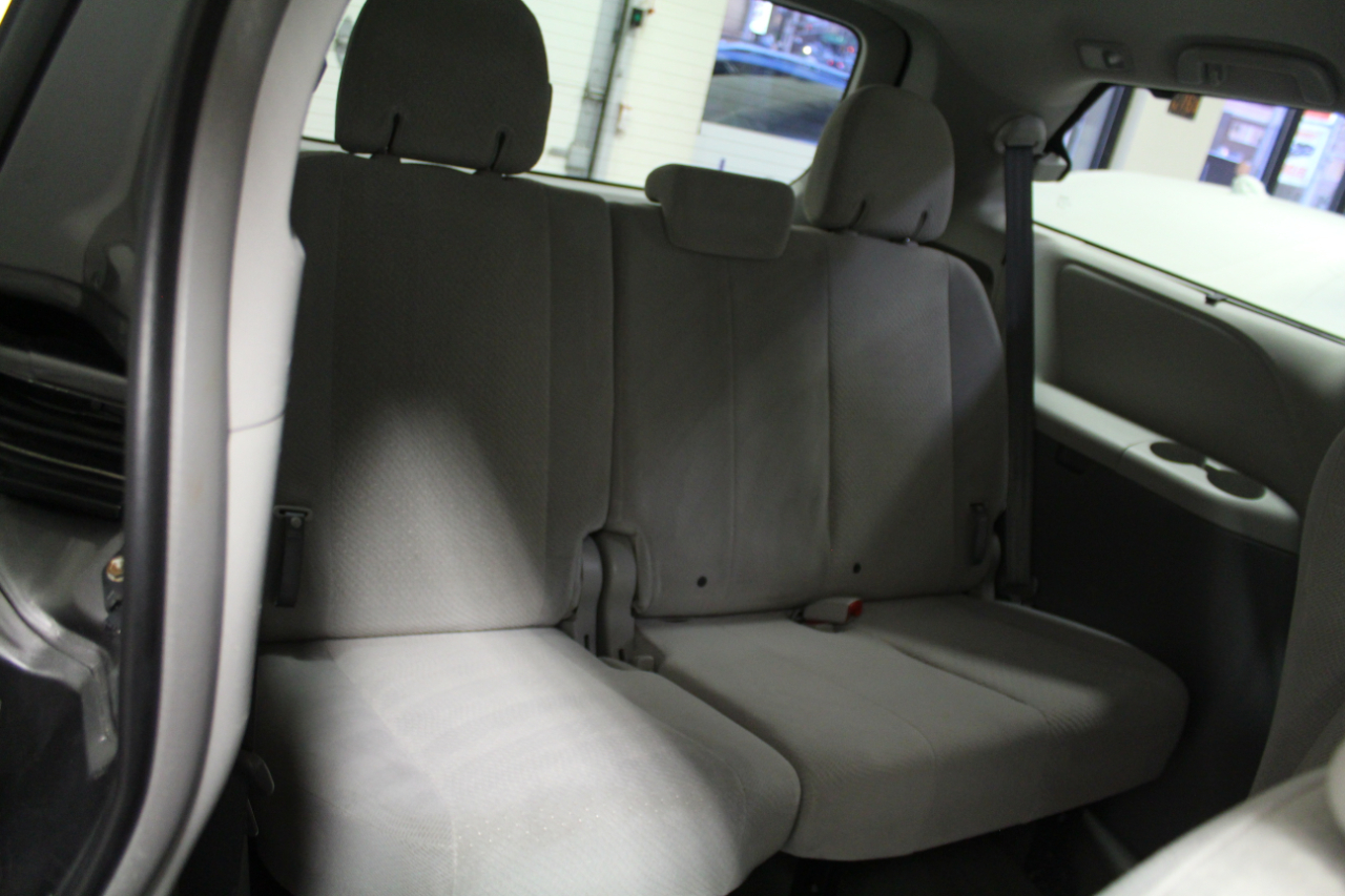 Toyota Sienna 5dr 7-Pass Van V6 LE AWD (Natl) 2014