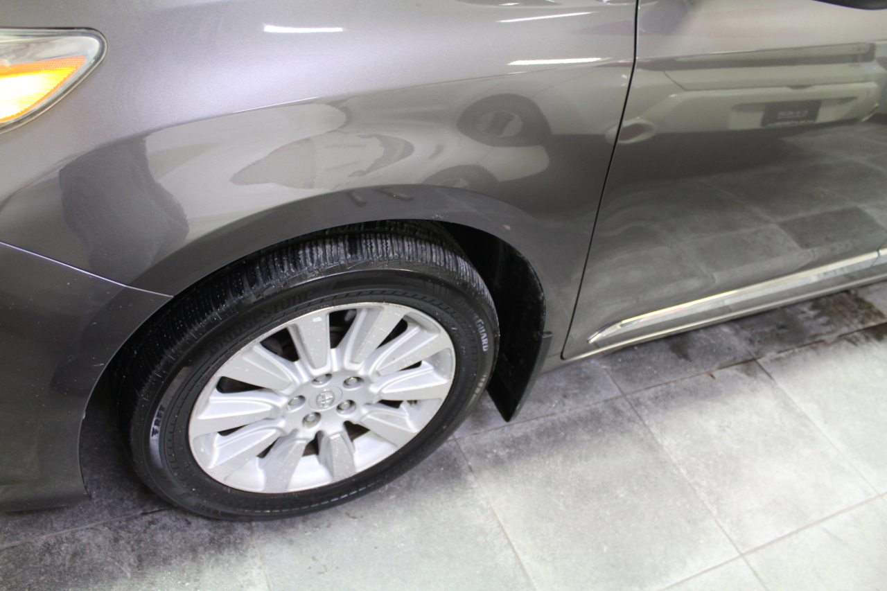 Toyota Sienna 5dr 7-Pass Van V6 LE AWD (Natl) 2014