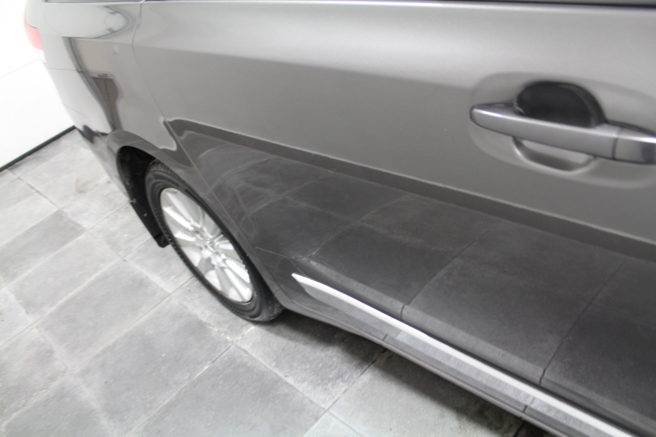 Toyota Sienna 5dr 7-Pass Van V6 LE AWD (Natl) 2014