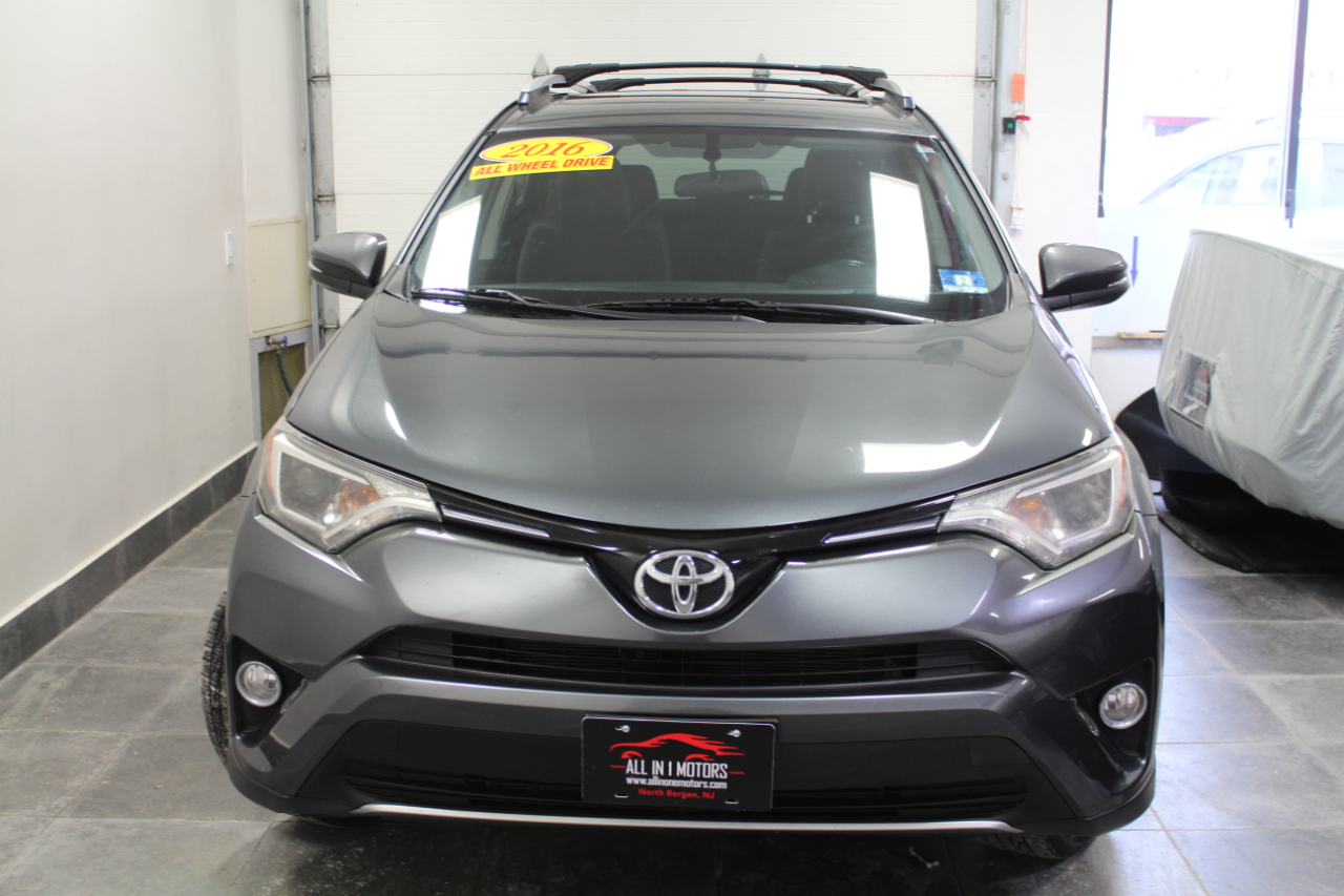 Toyota RAV4 AWD 4dr XLE (Natl) 2016
