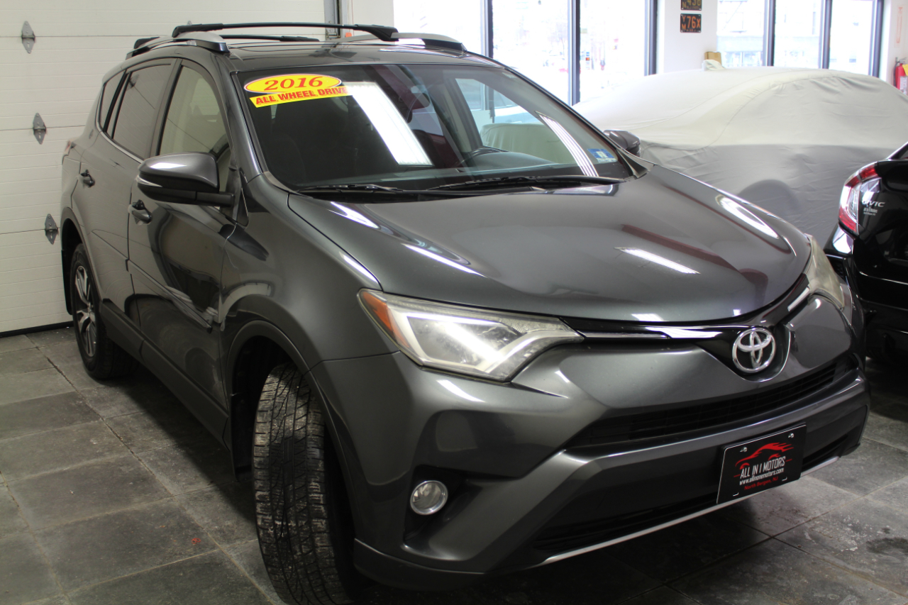 Toyota RAV4 AWD 4dr XLE (Natl) 2016