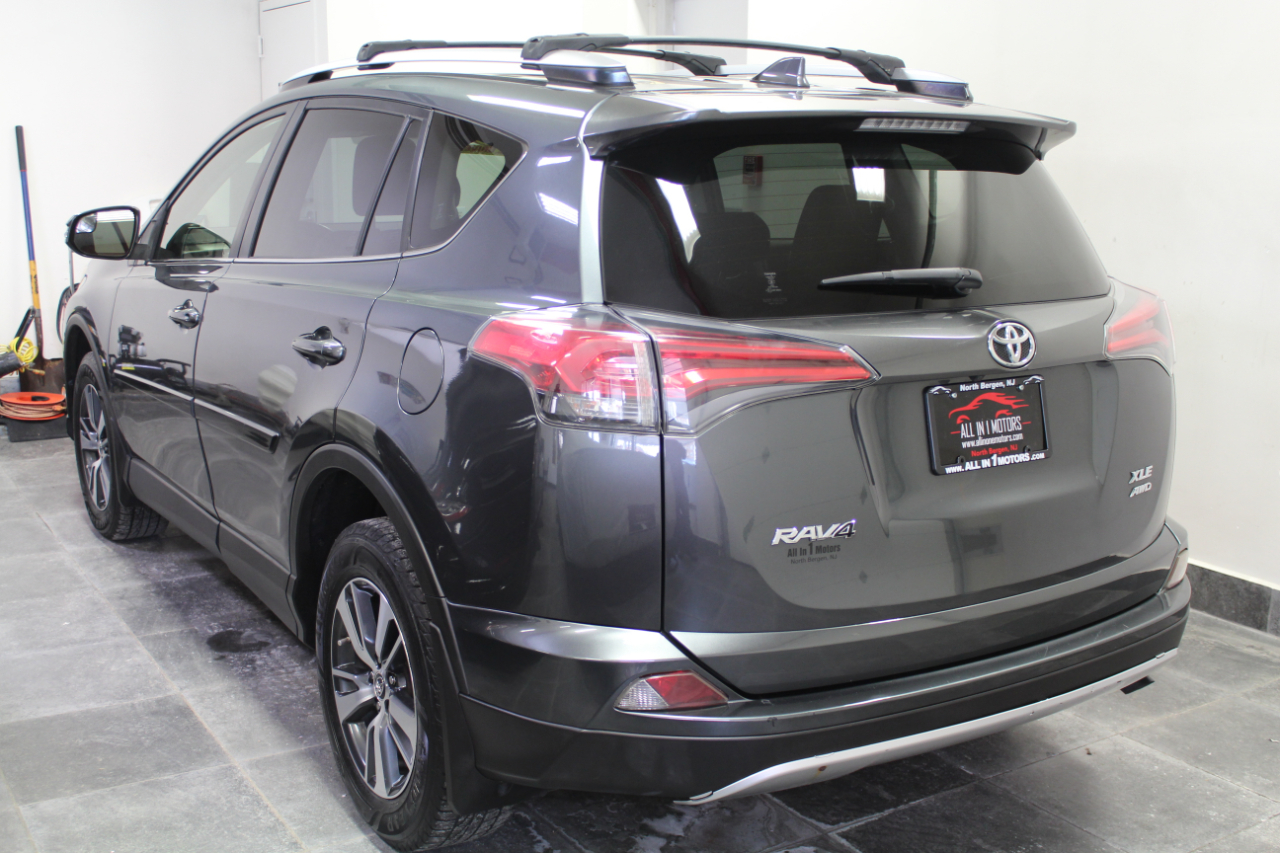 Toyota RAV4 AWD 4dr XLE (Natl) 2016