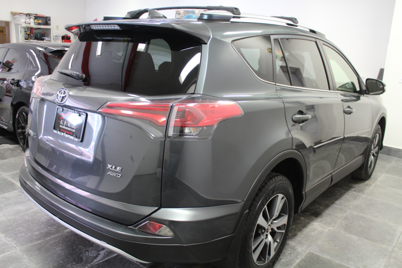 Toyota RAV4 AWD 4dr XLE (Natl) 2016