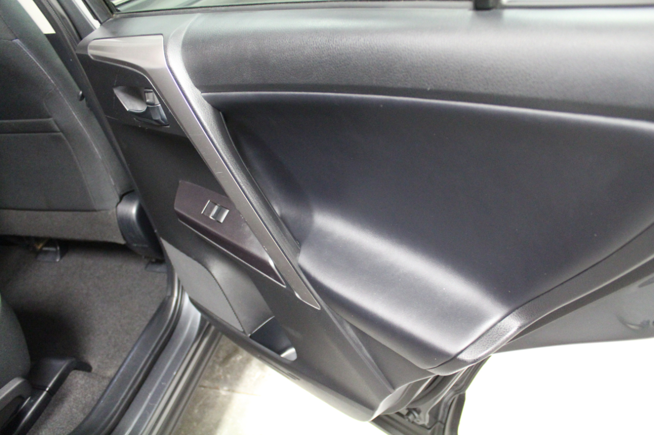 Toyota RAV4 AWD 4dr XLE (Natl) 2016