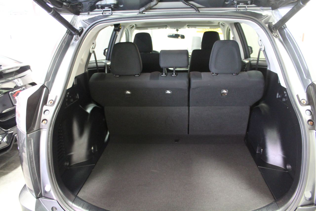 Toyota RAV4 AWD 4dr XLE (Natl) 2016