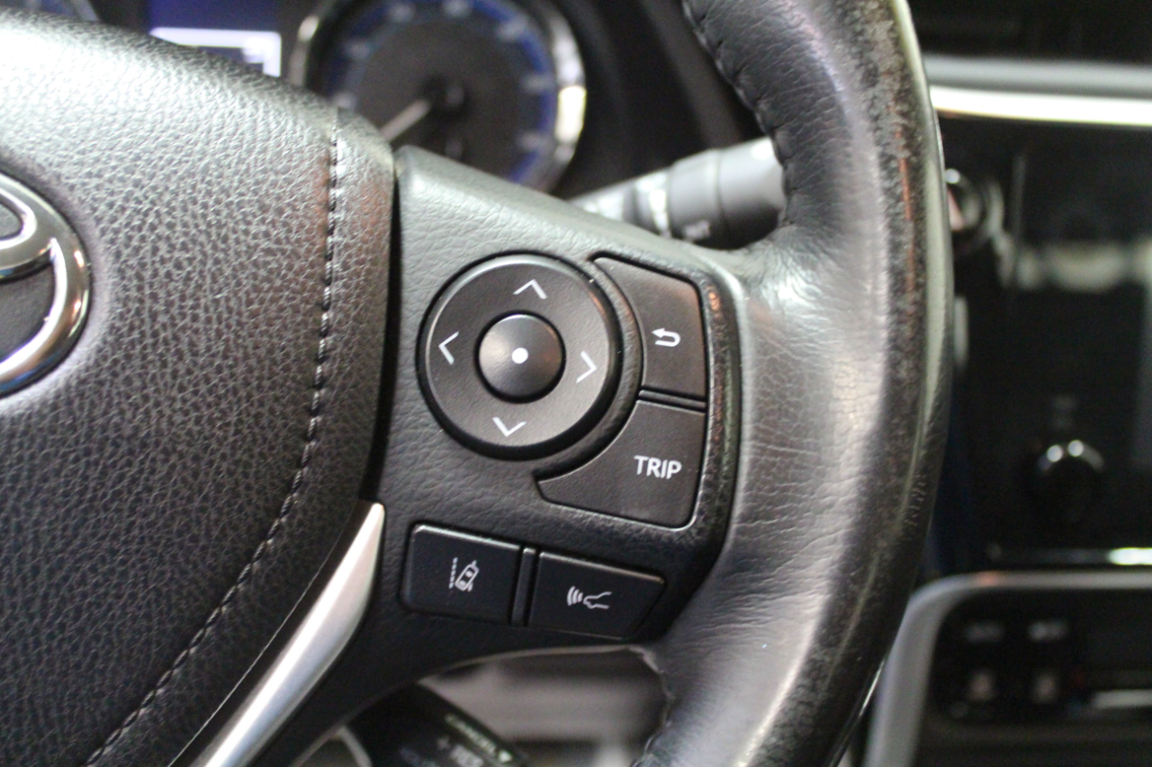 Toyota Corolla SE CVT (Natl) 2019