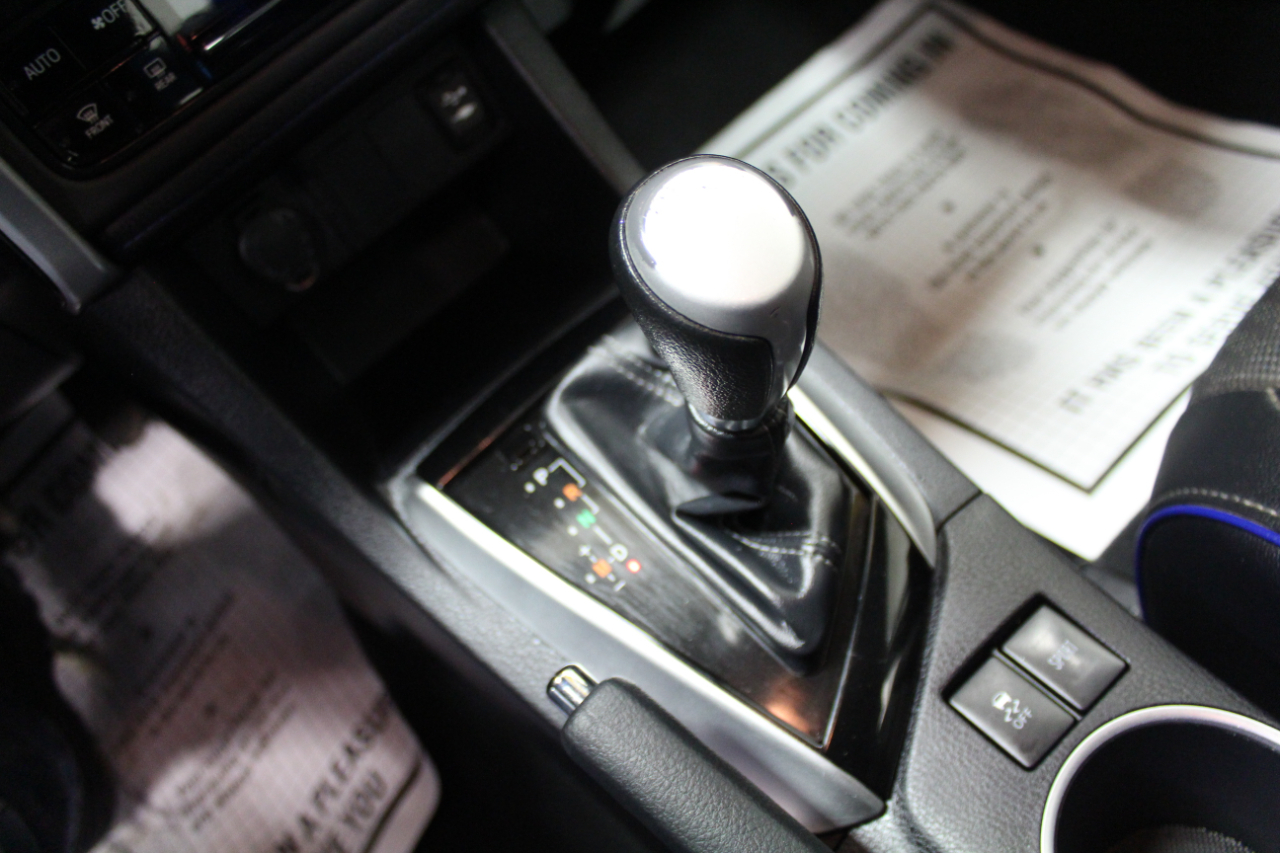 Toyota Corolla SE CVT (Natl) 2019