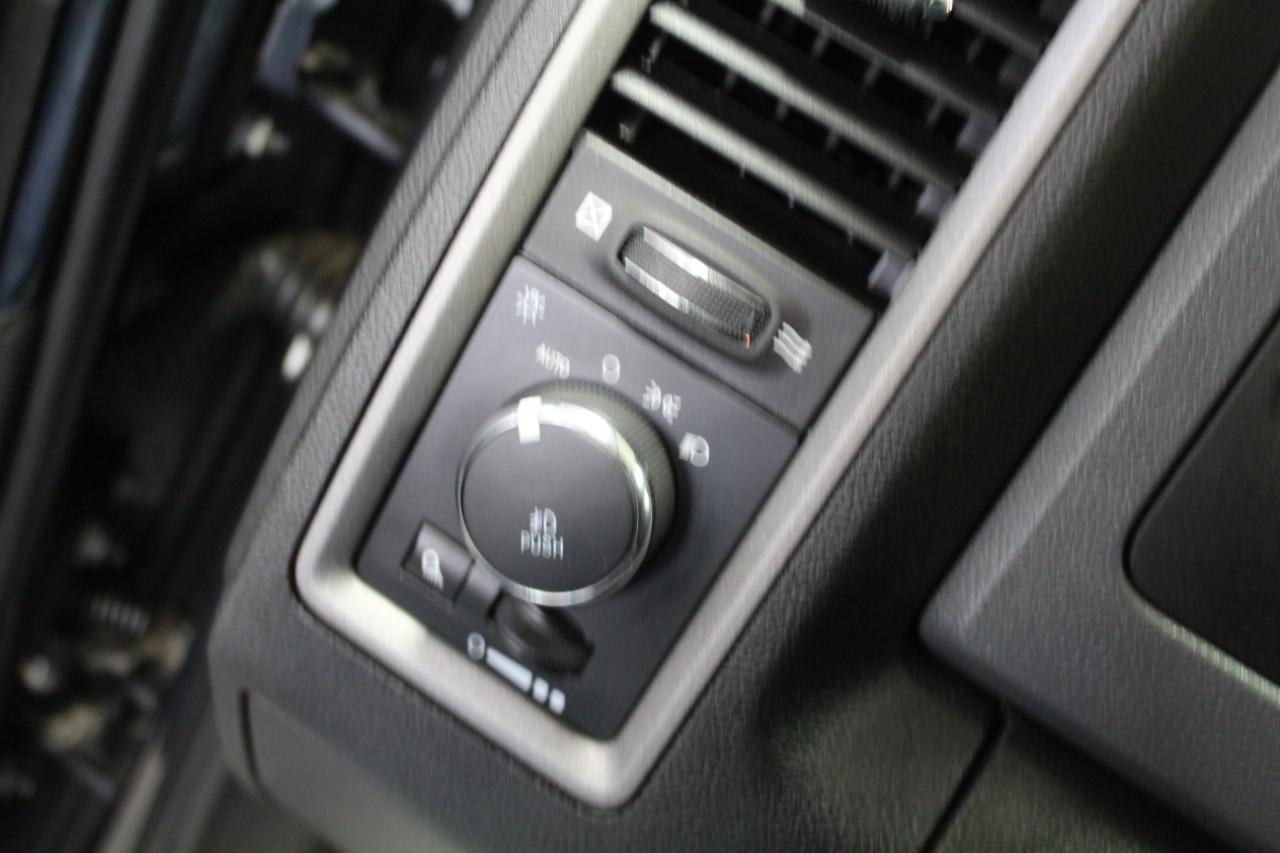 RAM 1500 Classic Express 4x4 Quad Cab 6'4" Box 2019