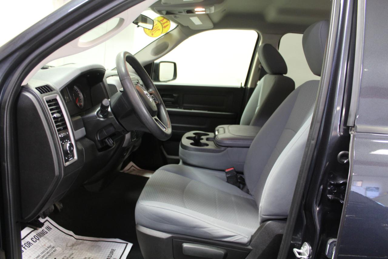 RAM 1500 Classic Express 4x4 Quad Cab 6'4" Box 2019