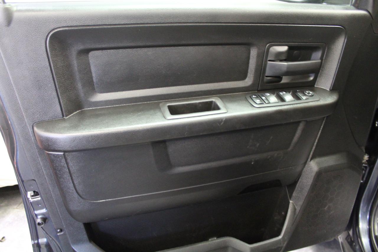 RAM 1500 Classic Express 4x4 Quad Cab 6'4" Box 2019