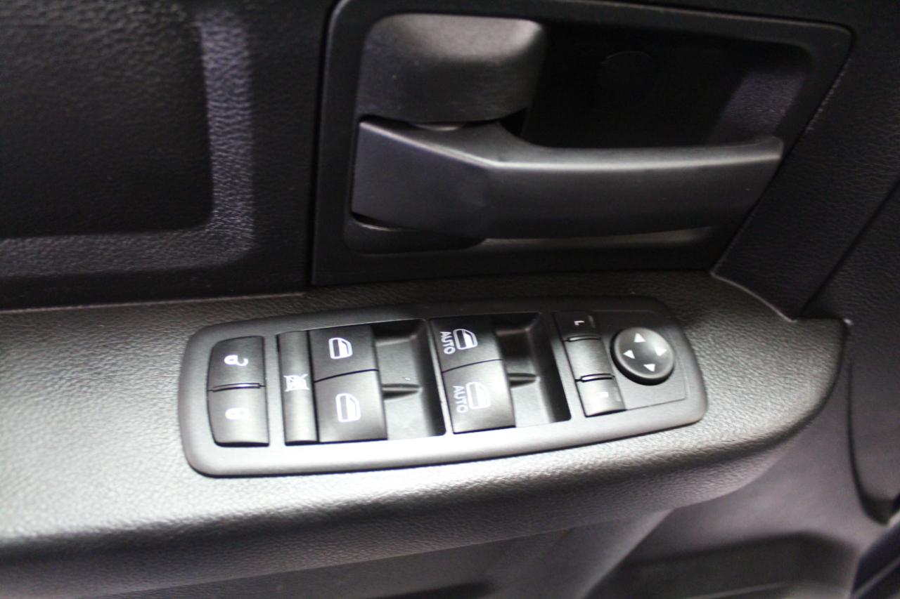 RAM 1500 Classic Express 4x4 Quad Cab 6'4" Box 2019