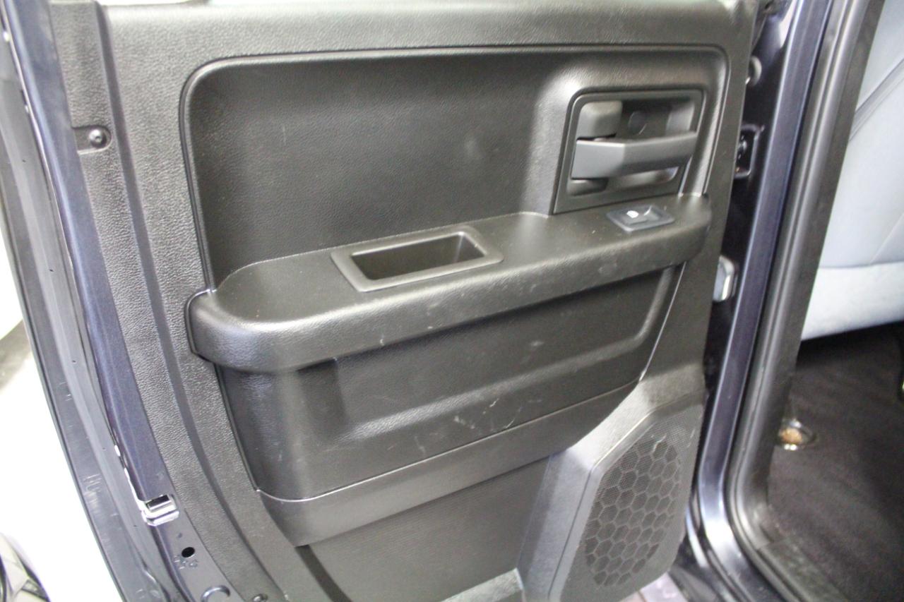 RAM 1500 Classic Express 4x4 Quad Cab 6'4" Box 2019