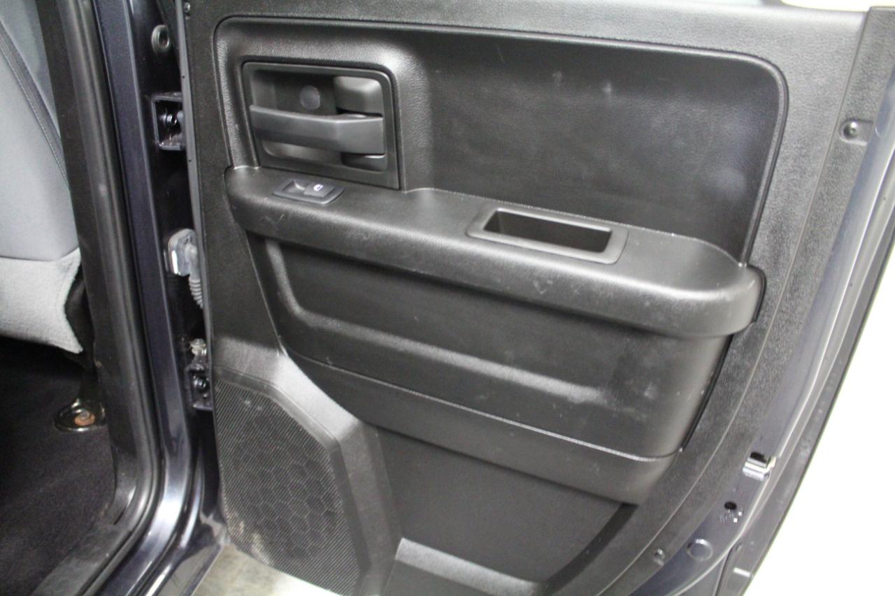 RAM 1500 Classic Express 4x4 Quad Cab 6'4" Box 2019