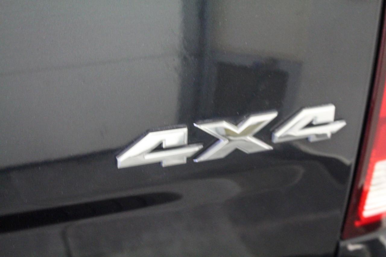 RAM 1500 Classic Express 4x4 Quad Cab 6'4" Box 2019