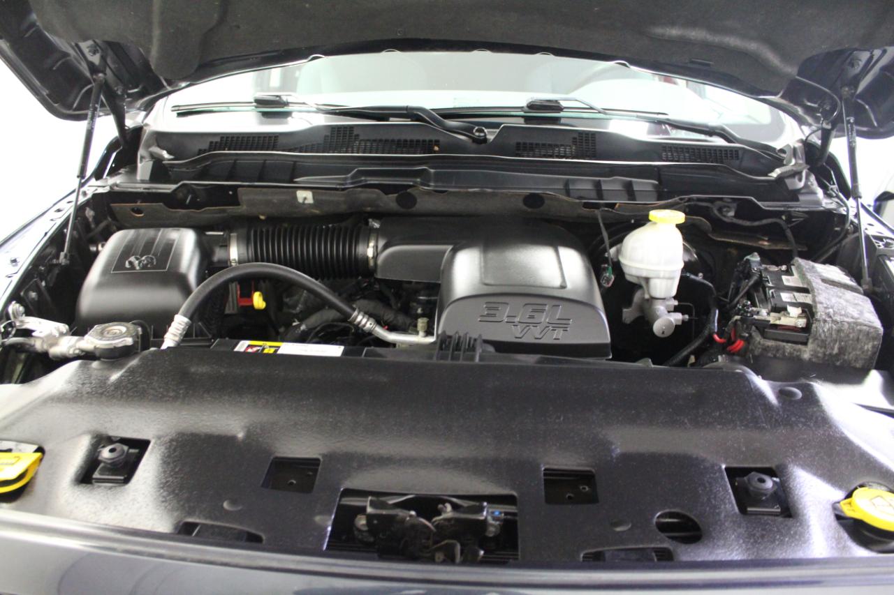 RAM 1500 Classic Express 4x4 Quad Cab 6'4" Box 2019