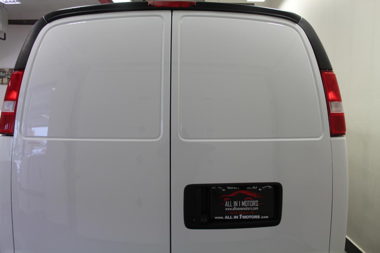 Chevrolet Express Cargo Van RWD 2500 135" 2023