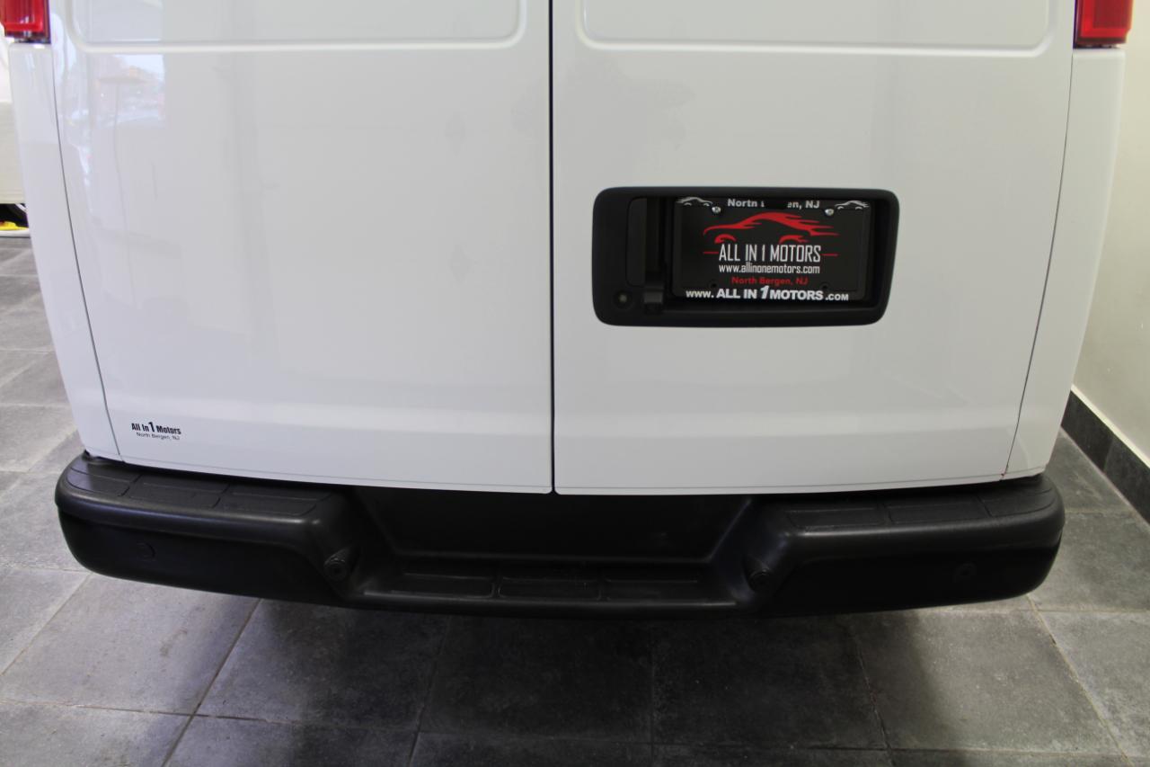 Chevrolet Express Cargo Van RWD 2500 135" 2023