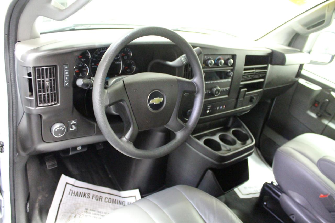 Chevrolet Express Cargo Van RWD 2500 135" 2023