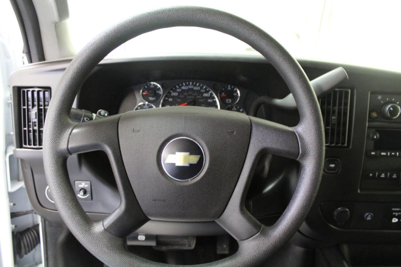 Chevrolet Express Cargo Van RWD 2500 135" 2023