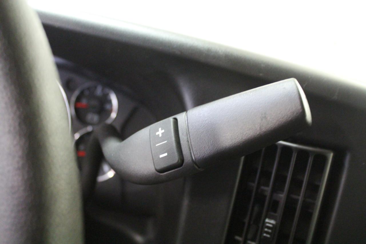 Chevrolet Express Cargo Van RWD 2500 135" 2023