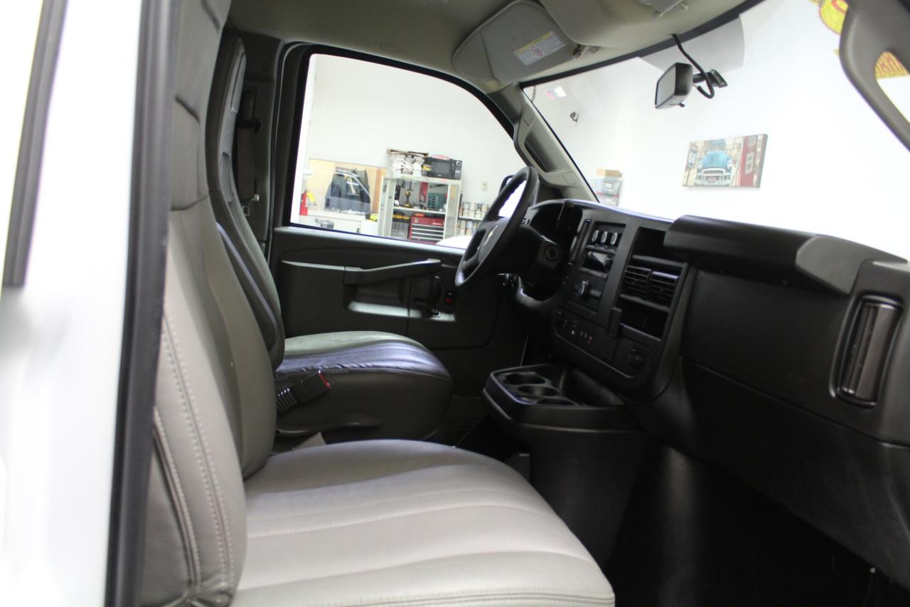 Chevrolet Express Cargo Van RWD 2500 135" 2023