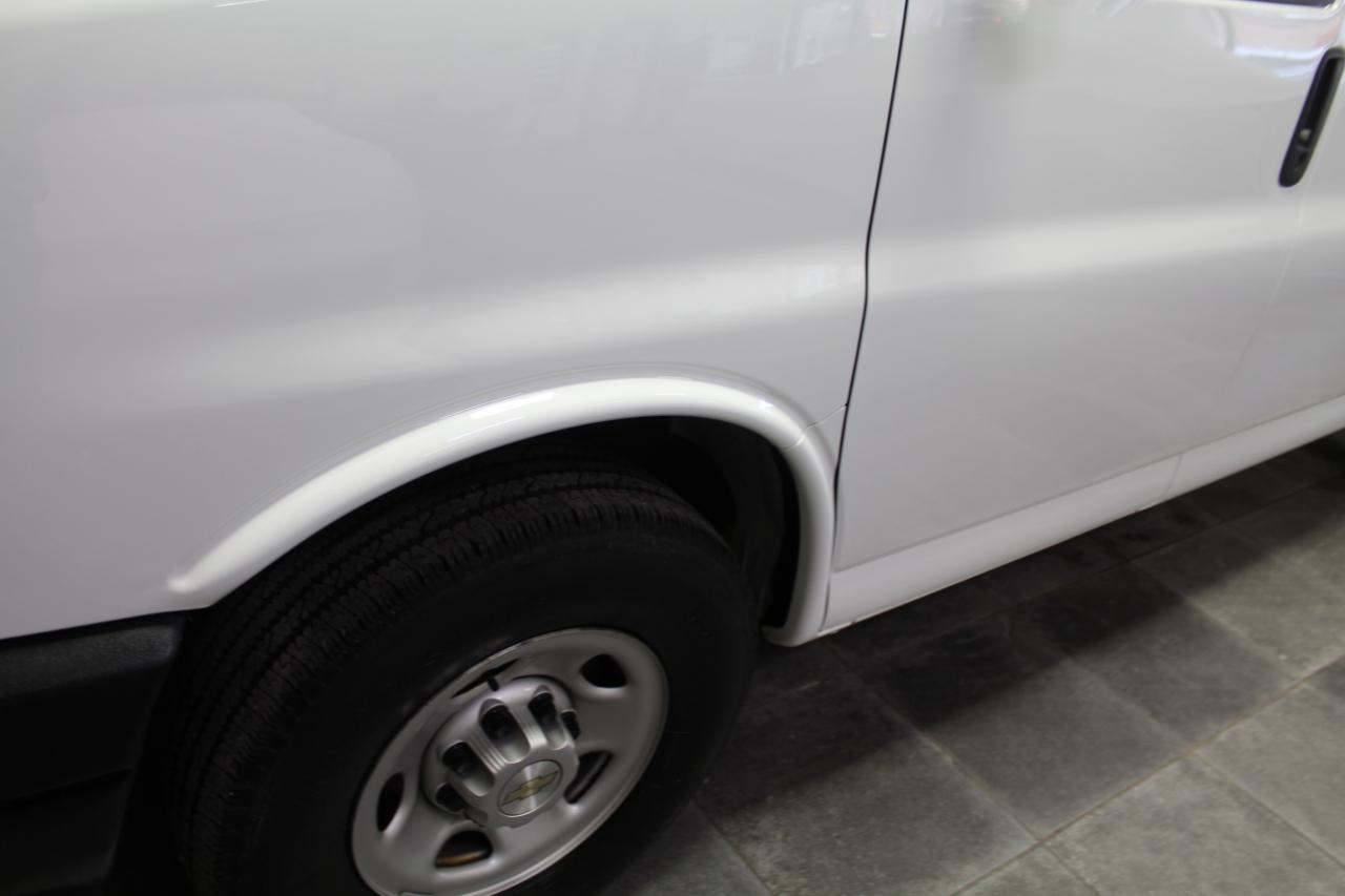 Chevrolet Express Cargo Van RWD 2500 135" 2023