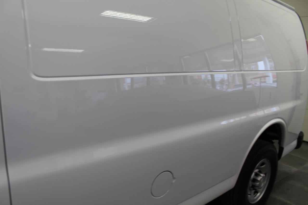 Chevrolet Express Cargo Van RWD 2500 135" 2023