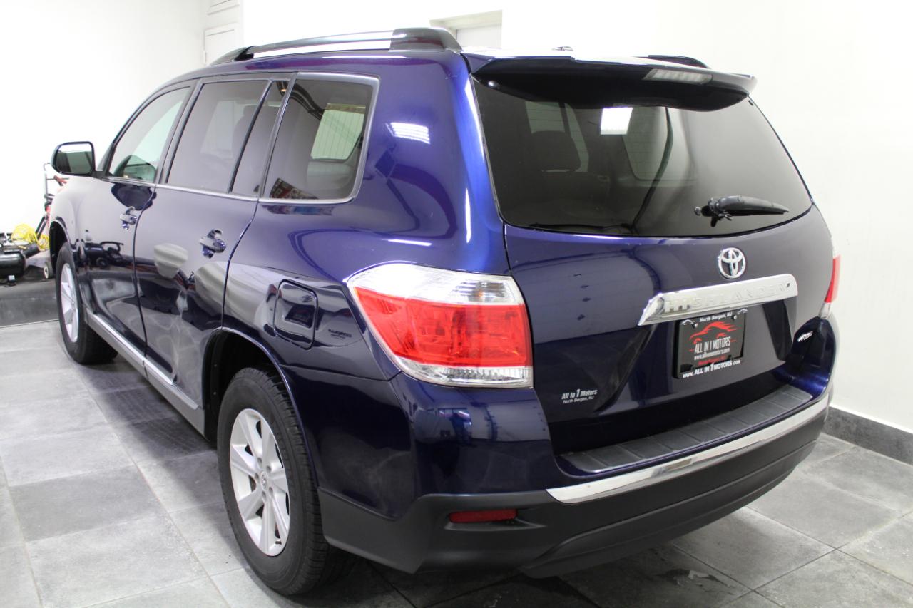 Toyota Highlander 4WD 4dr V6 (Natl) 2012