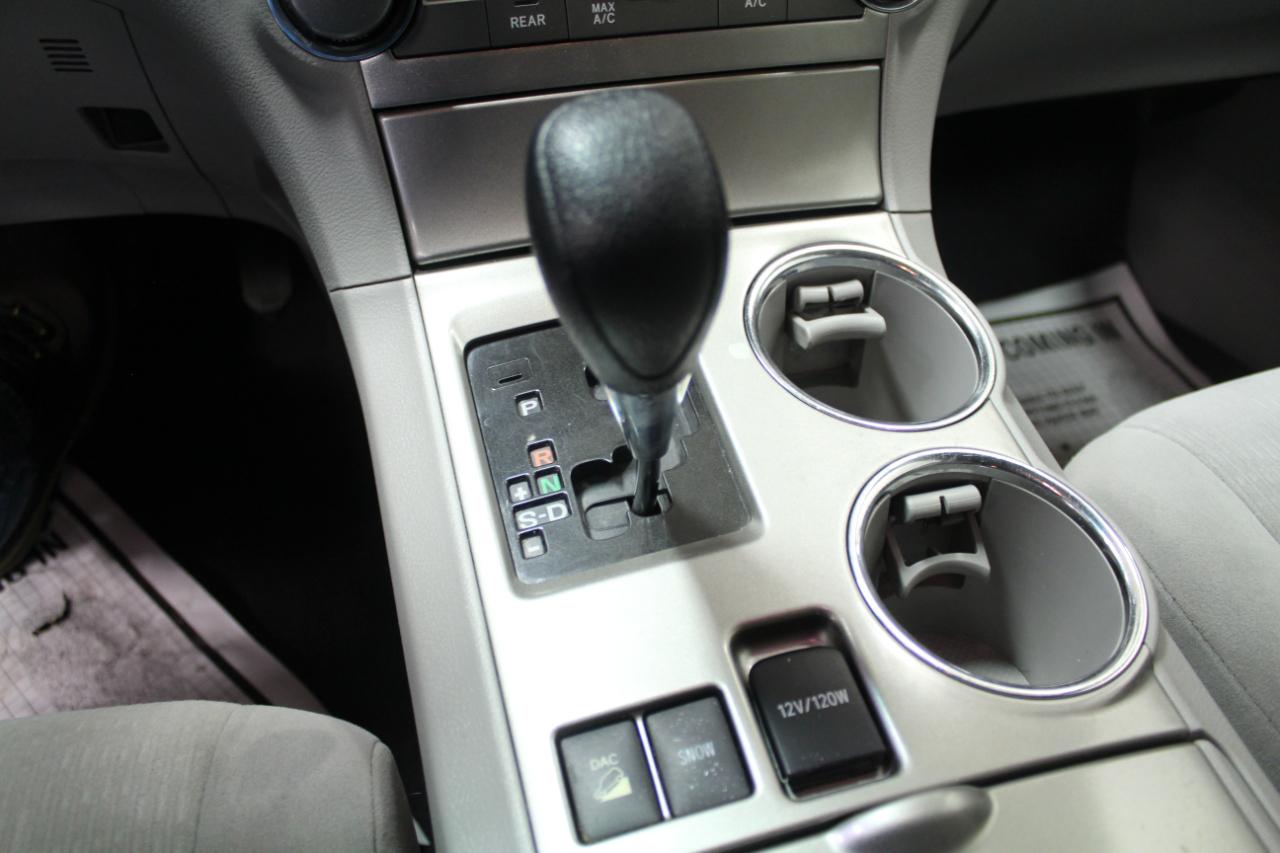 Toyota Highlander 4WD 4dr V6 (Natl) 2012