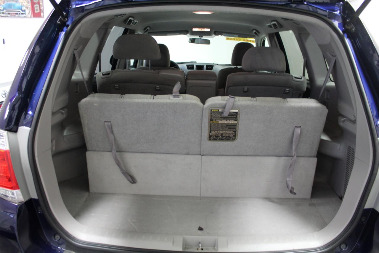 Toyota Highlander 4WD 4dr V6 (Natl) 2012