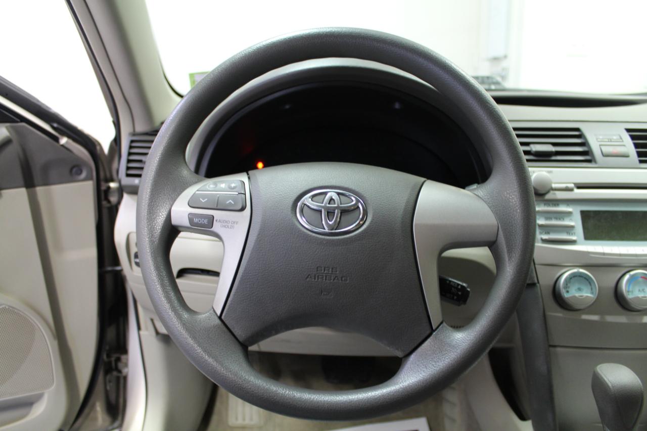 Toyota Camry 4dr Sdn I4 Auto (Natl) 2009