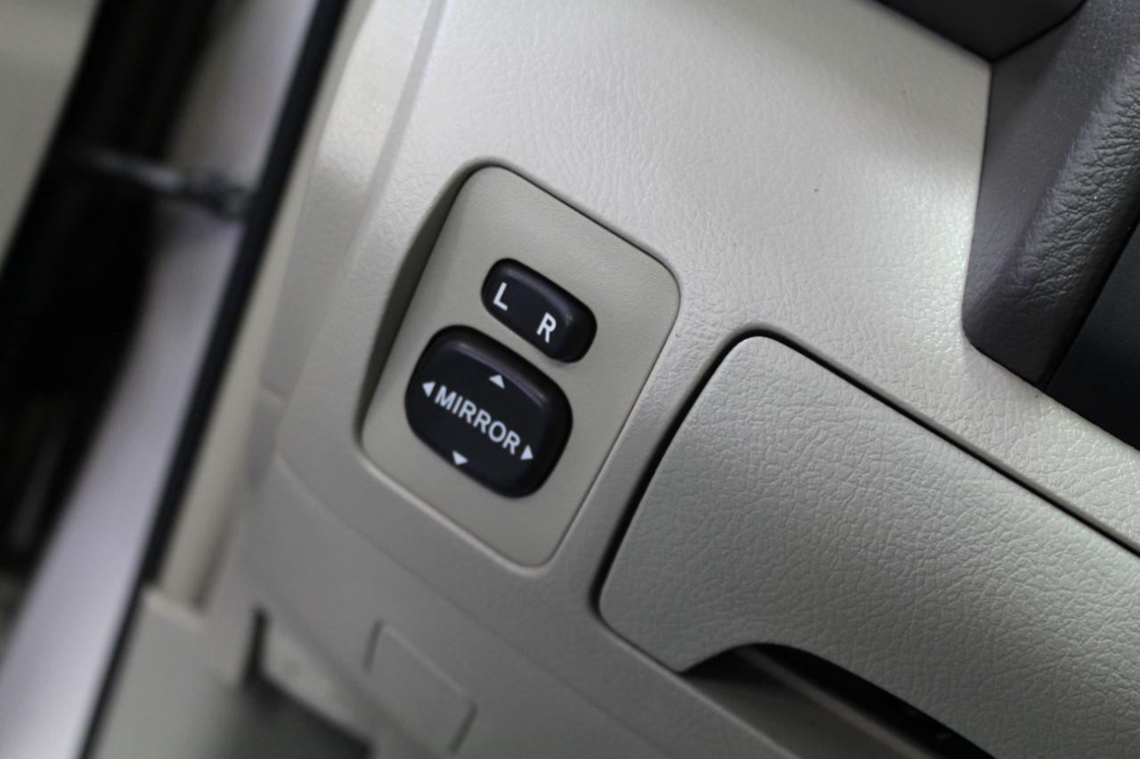 Toyota Camry 4dr Sdn I4 Auto (Natl) 2009