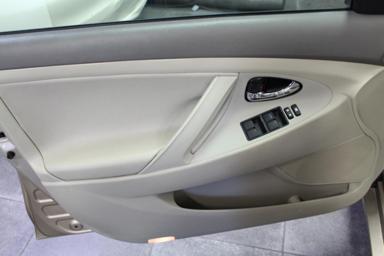 Toyota Camry 4dr Sdn I4 Auto (Natl) 2009