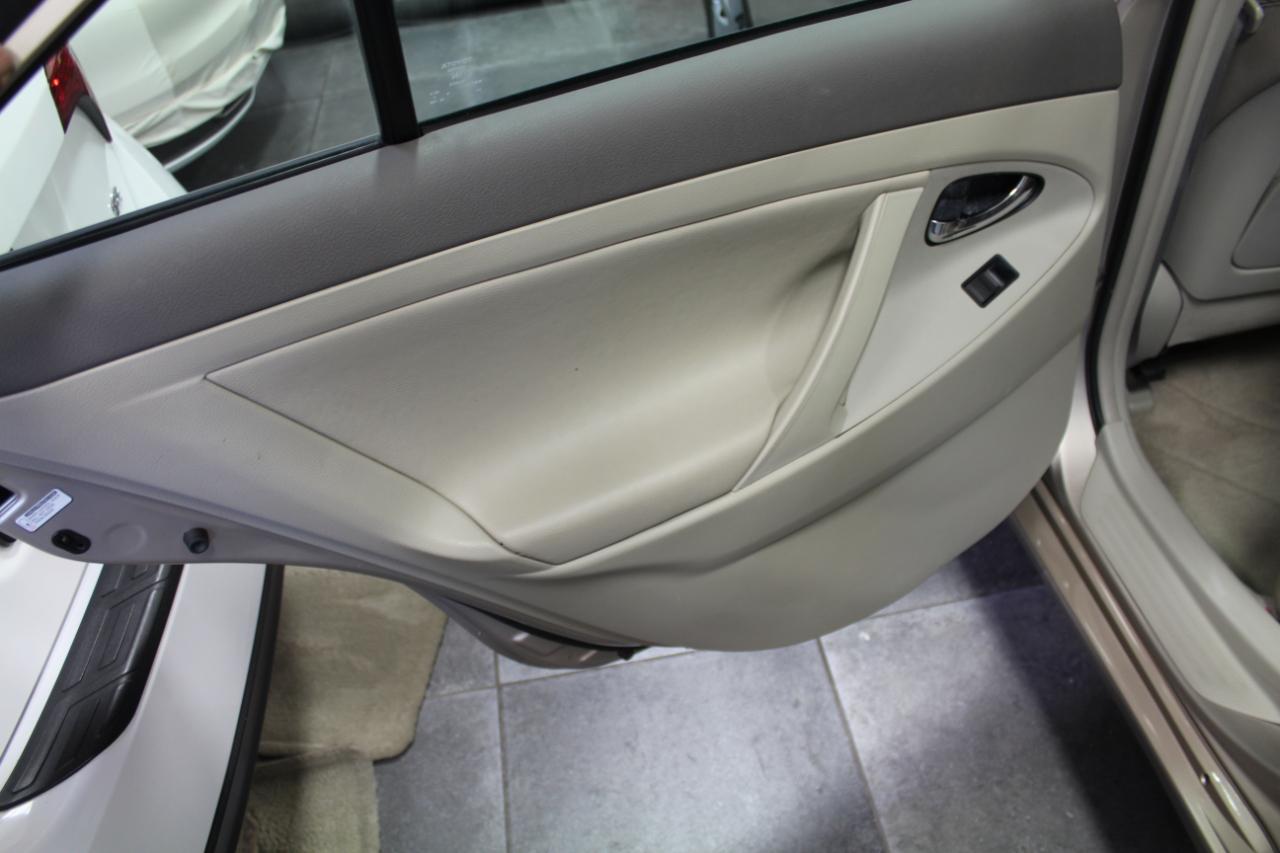 Toyota Camry 4dr Sdn I4 Auto (Natl) 2009