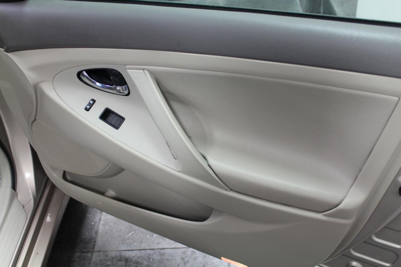 Toyota Camry 4dr Sdn I4 Auto (Natl) 2009