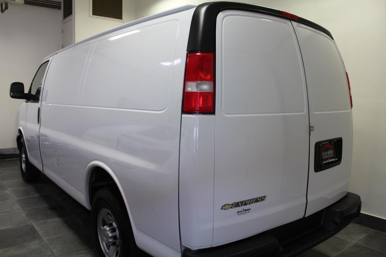 Chevrolet Express Cargo Van RWD 2500 135" 2020