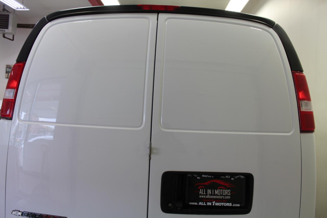 Chevrolet Express Cargo Van RWD 2500 135" 2020