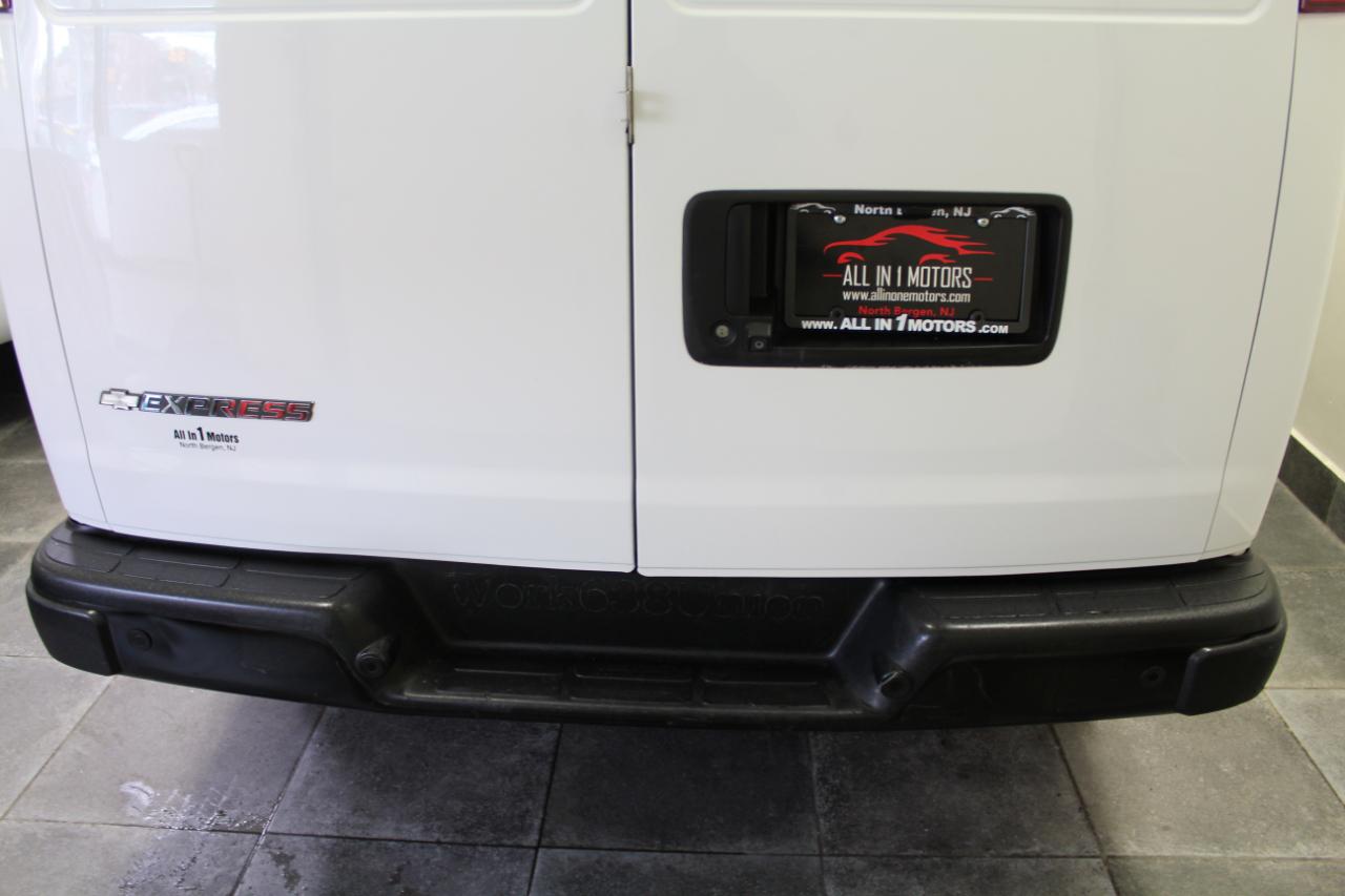 Chevrolet Express Cargo Van RWD 2500 135" 2020