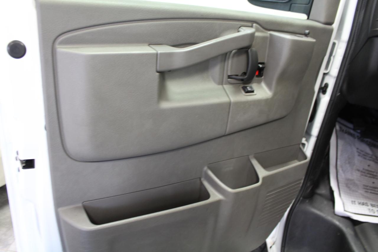 Chevrolet Express Cargo Van RWD 2500 135" 2020